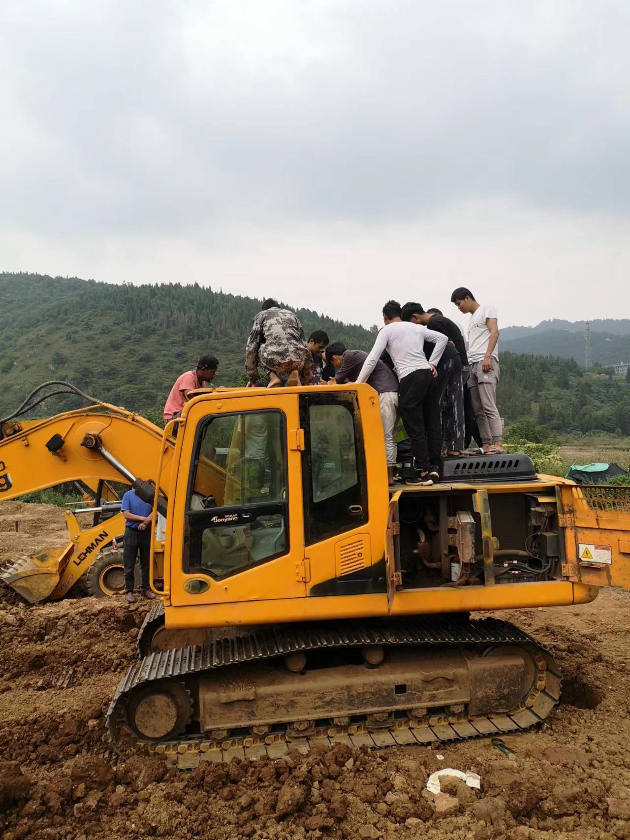 吐鲁番市丨云南挖掘机培训报名地址