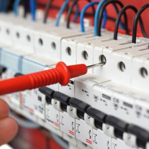 找到考证网，低压电工证可以当建筑电工证使用吗